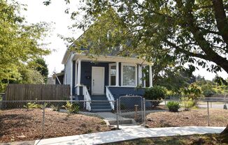 3 Bedroom 1.5 Bath McKinley Hill Tacoma 2 Story with Fully Fenced Backyard