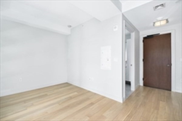 Studio, 1 bath, 520 sqft, $3,950, Unit 718
