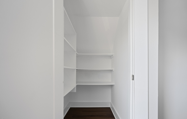 18 SAINT ANN ST