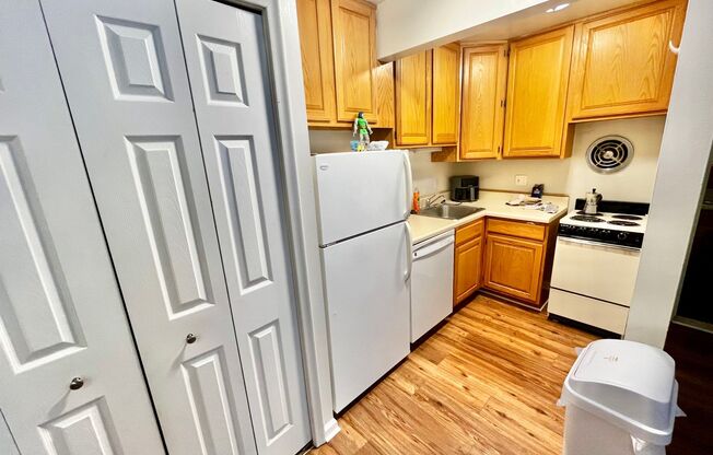 1 bed, 1 bath, 469 sqft, $1,750, Unit 11