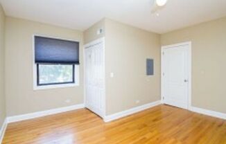 2 beds, 1 bath, $1,700, Unit 3735K SOUTH