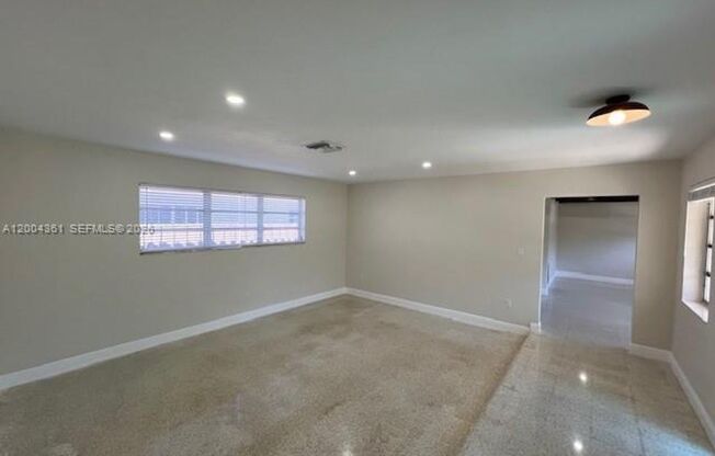 2500 SW 58th Ave MIAMI, FL 33155
