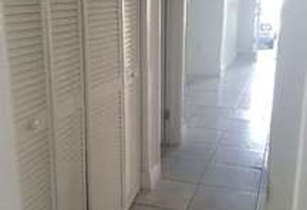 2 beds, 2 baths, 947 sqft, $2,000, Unit 615-205 (R)