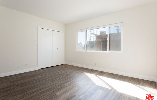 5005 Pacific Ave