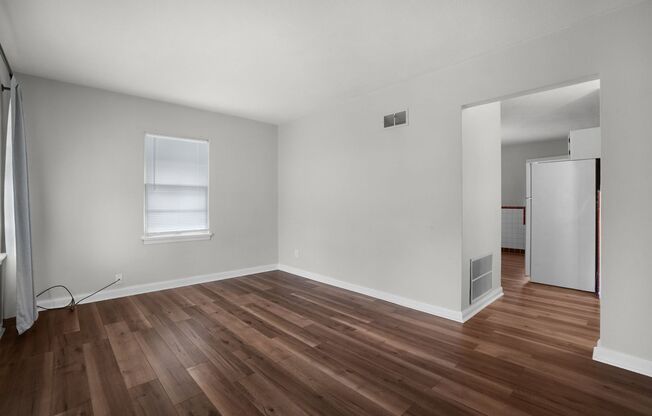 1045 N New Florissant Rd, Florissant, MO 63031 – Move-In Ready & Pet-Friendly!