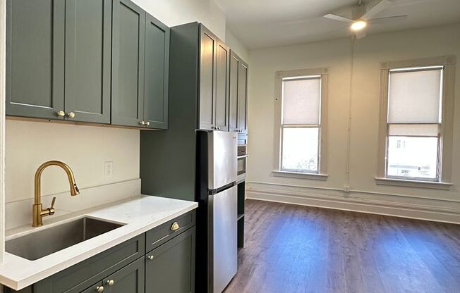 Studio, 1 bath, 166 sqft, $1,800, Unit 212