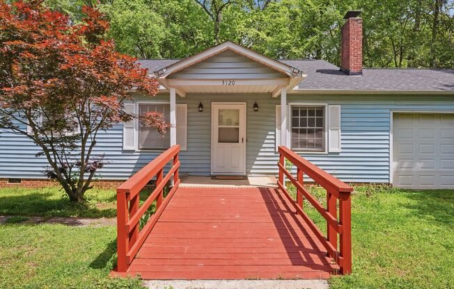Fully Furnished 3BR Retreat Near Uptown – All Utilities Included!