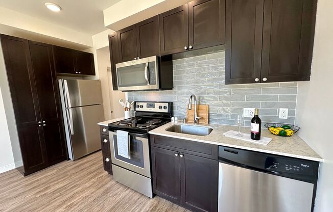 Studio, 1 bath, 412 sqft, $1,699, Unit Unit 701