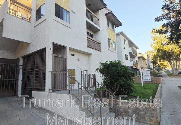 553 E ORANGE GRV AVE