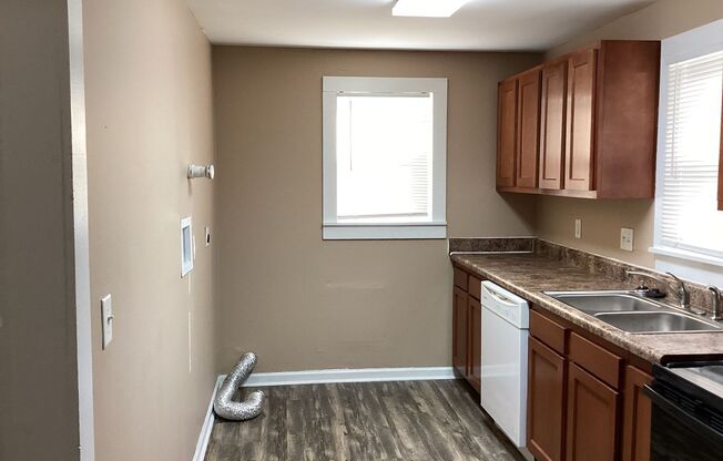 2 beds, 1 bath, $995