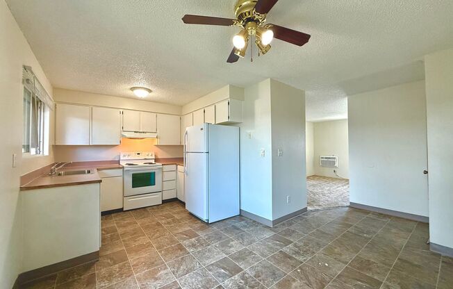 3 beds, 1.5 baths, 1,022 sqft, $1,499, Unit E36