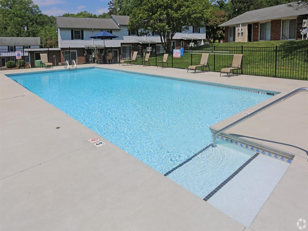 Meadowview Apartments & Townhomes