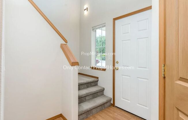 Spacious Haven in Desirable Milwaukie Neighborhood! Discover Charm For Yourself! *New Photos Coming Soon!