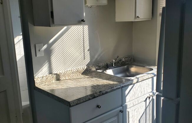 1 bed, 1 bath, 750 sqft, $825