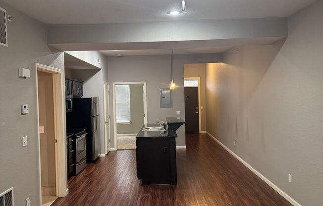 2 beds, 2 baths, $1,150, Unit Walnut A203