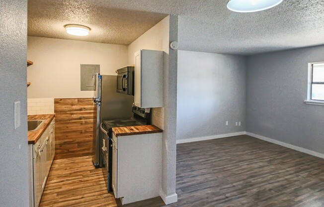 1 bed, 1 bath, 602 sqft, $695, Unit 1