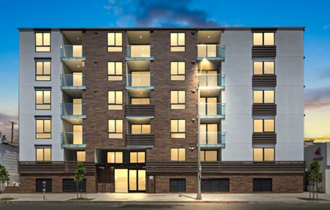 2 beds, 2 baths, 931 sqft, $3,750, Unit 407