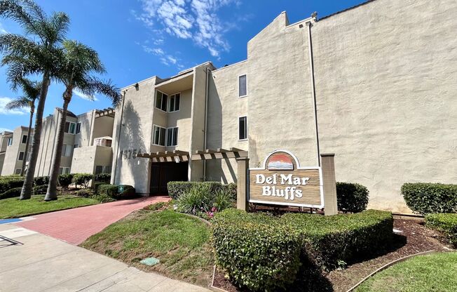 Upgraded 2BD/2BA Condo in Del Mar Bluffs