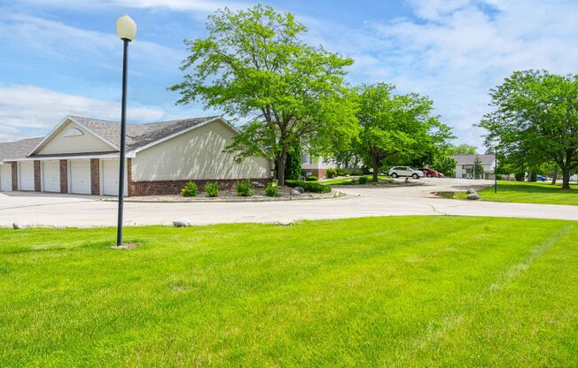 2 beds, 1 bath, 850 sqft, $1,099, Unit D201