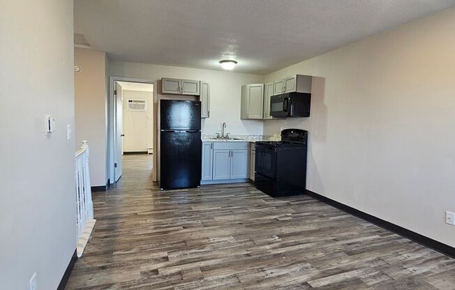 1 bed, 1 bath, 636 sqft, $715, Unit 2133 - 04