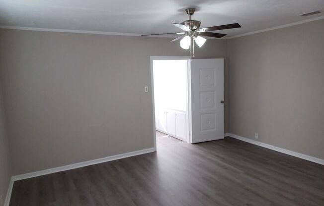 2 beds, 1 bath, $1,245