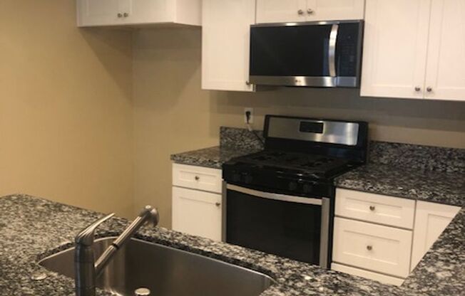 Beautifully Updated 3 Bed/2 Bath Single Family Home in Irvine's Orange Tree Community!