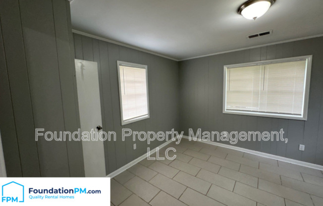 3 beds, 1 bath, 1,190 sqft, $1,075