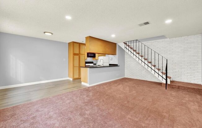 Nicely Updated 2 Bed 1 Bath Condo in Antioch - AVAILABLE NOW !!