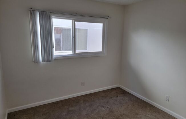 2 beds, 1 bath, 885 sqft, $2,300, Unit 623 Kirk Ave