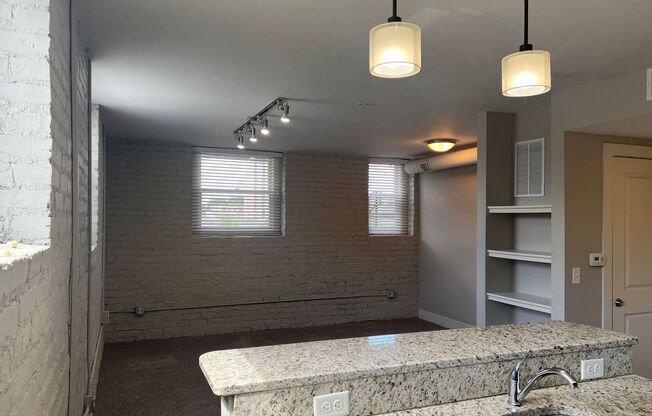 1 bed, 1 bath, 622 sqft, $1,110, Unit M-003