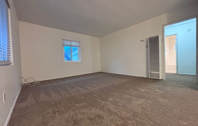 2 beds, 1 bath, 900 sqft, $2,495, Unit 4449 1/2