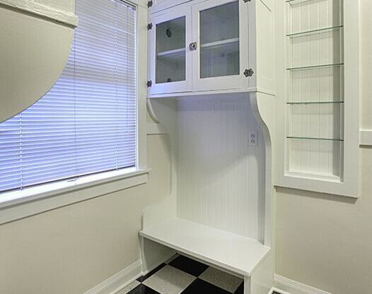Studio, 1 bath, 445 sqft, $1,350