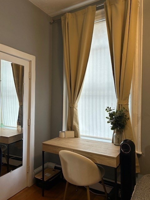 1 bed, 1 bath, 275 sqft, $2,300, Unit LB
