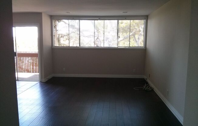 **Beautiful & Spacious 2 Bedroom 2 Bathroom Culver City Condo!!**