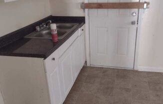 3 beds, 1 bath, $875