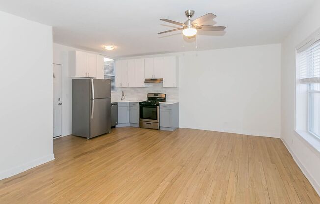 2 beds, 1 bath, 920 sqft, $2,050, Unit 5214D-3