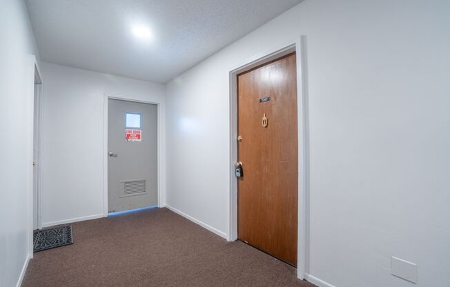 2 beds, 1 bath, 715 sqft, $995, Unit F206