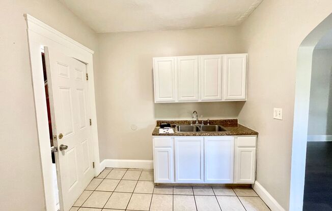 1 bed, 1 bath, 500 sqft, $745, Unit Unit 3