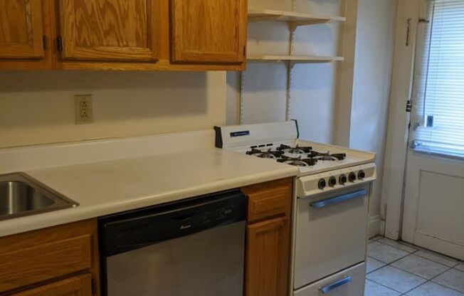 1 bed, 1 bath, 500 sqft, $600, Unit 374 C