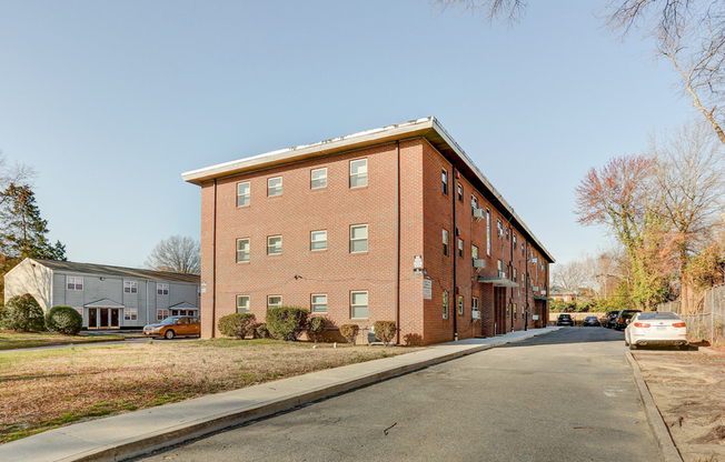 3916 CHAMBERLAYNE AVE