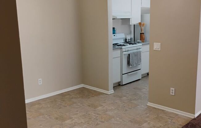 1 bed, 1 bath, 650 sqft, $2,425, Unit 8555-104