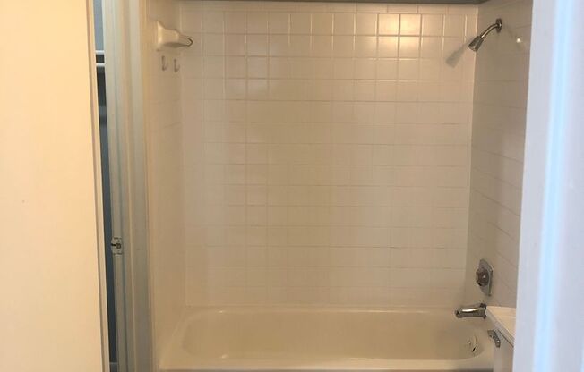 Available Units at 1400 North!!!