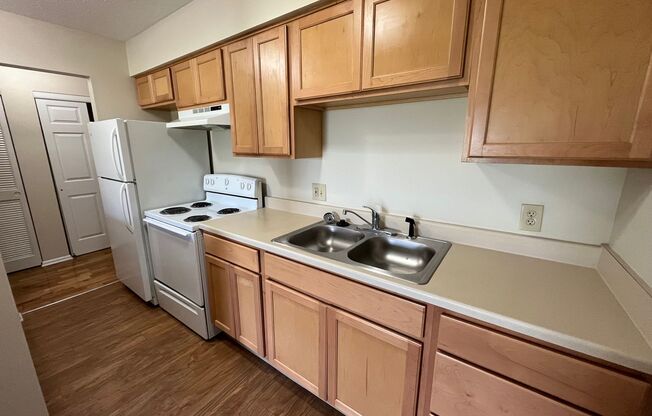 2 beds, 1 bath, 850 sqft, $950, Unit 1541-B3