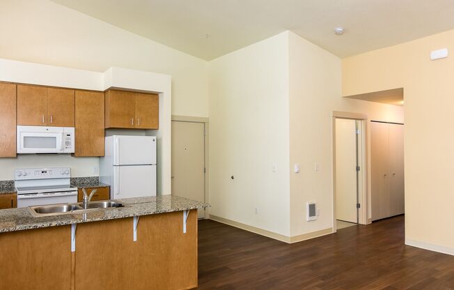 2 beds, 2 baths, 920 sqft, $1,700, Unit 89335-11