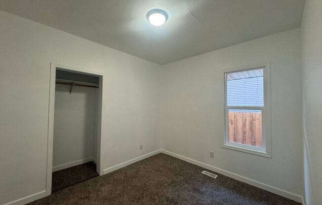 2 beds, 1 bath, $1,200