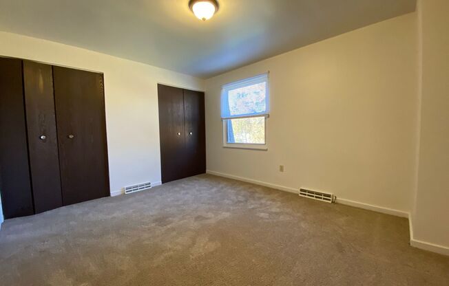 2 beds, 1 bath, $1,175, Unit 701