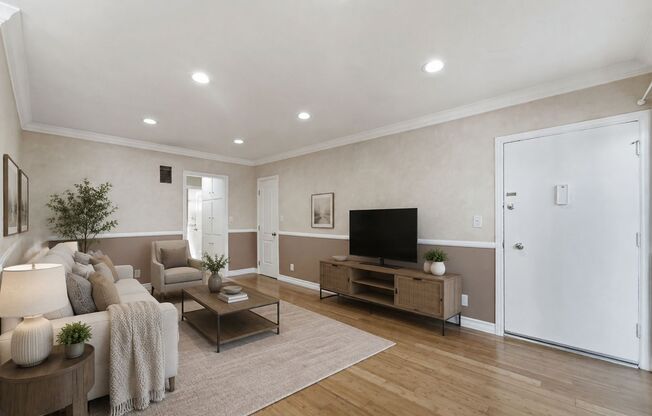 1032 N Gardner
