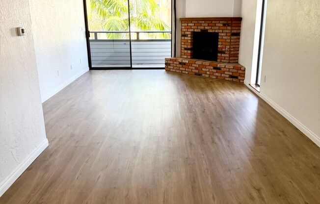 Stylish Condo in Mission Hills