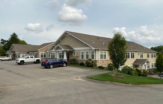 525 BEAVER STREET APARTMENTS