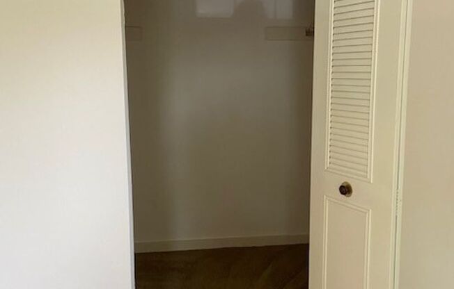 2 beds, 1 bath, 900 sqft, $1,425, Unit 116
